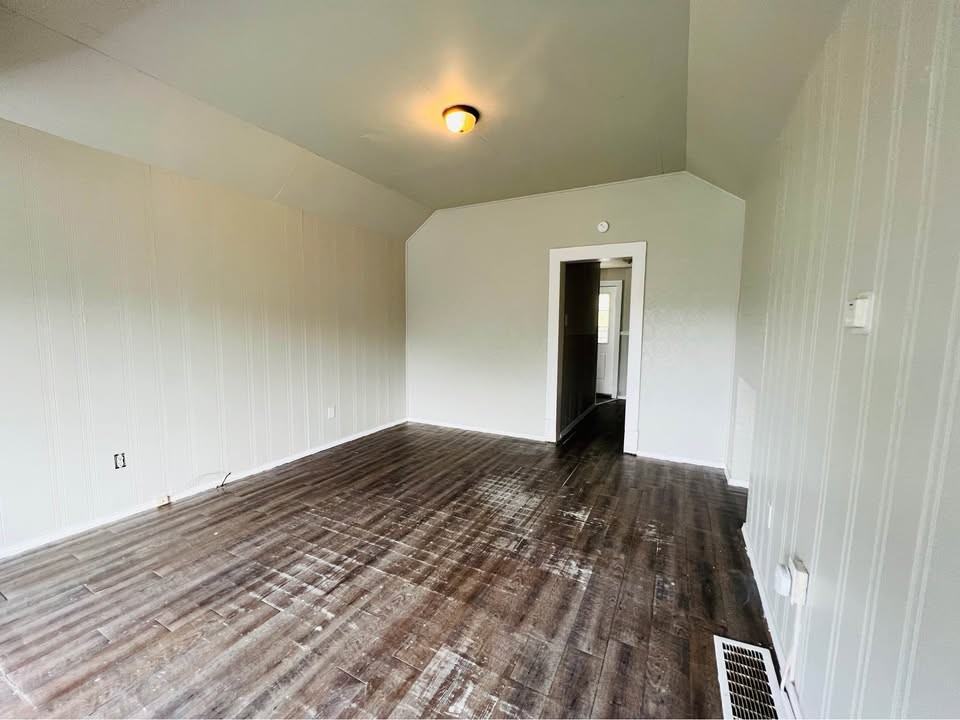 3414 Central St #1 - Photo 7 of 9