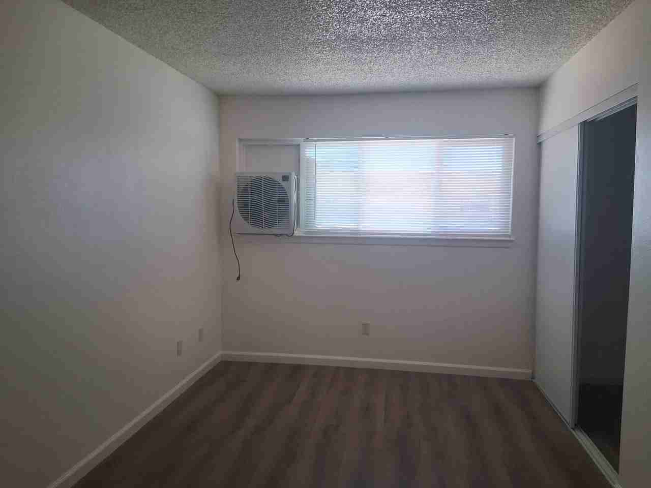 964 W Center St - Photo 3 of 9