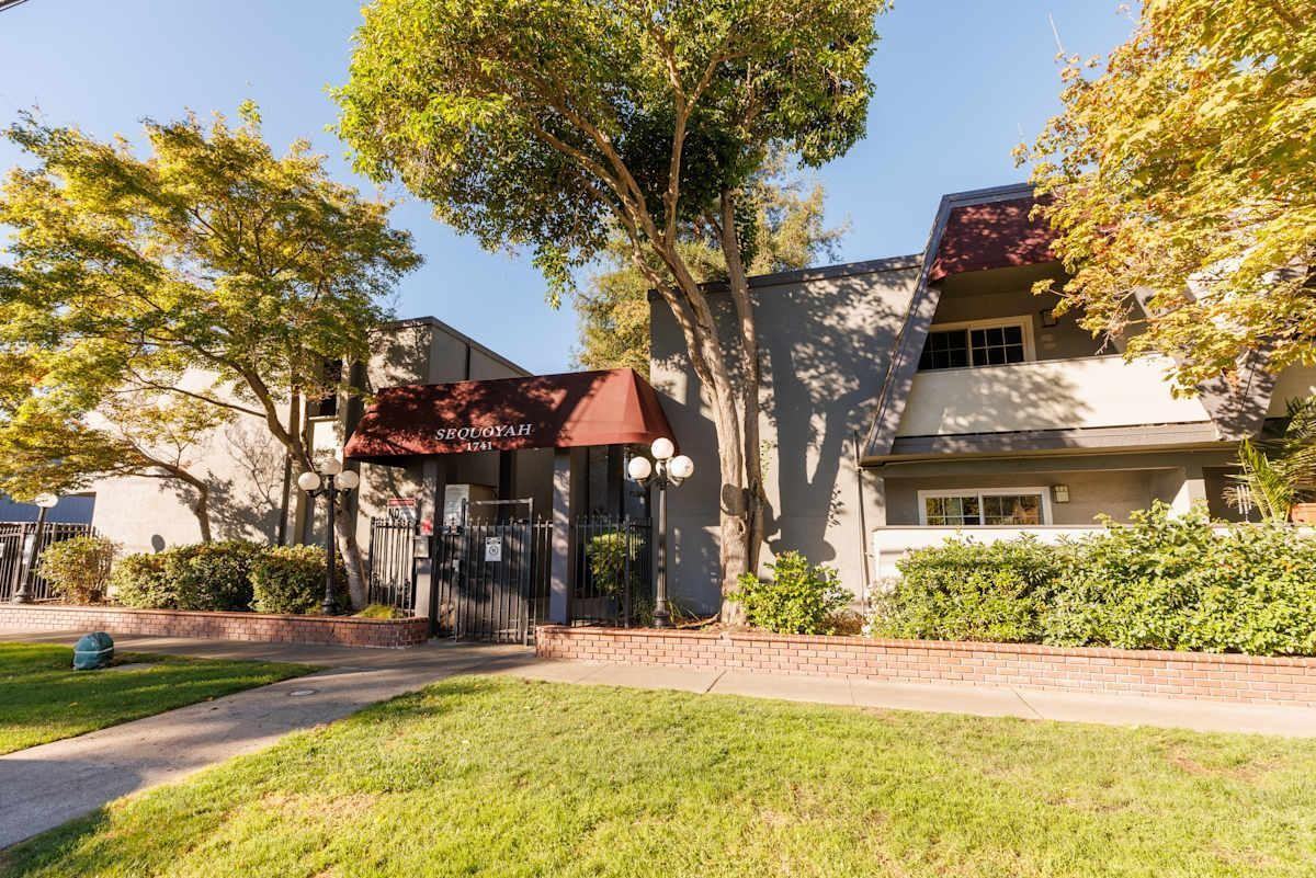 1741 Detroit Ave - Photo 6 of 9