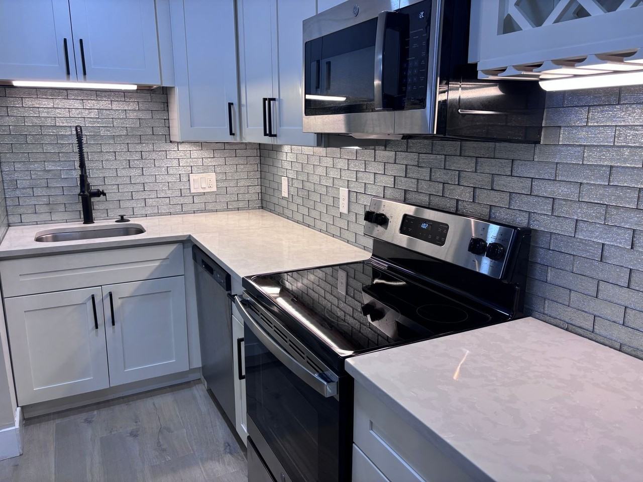 8717 Watson Rd - Photo 4 of 14