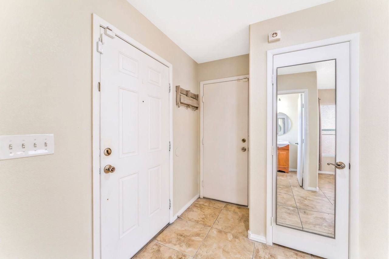 609 Beckton Park Ave - Photo 3 of 22