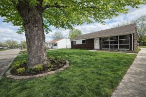 featured image of 411 Pinewood Ave #1