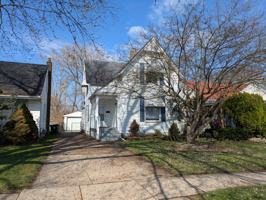 featured image of 15401 Centralia