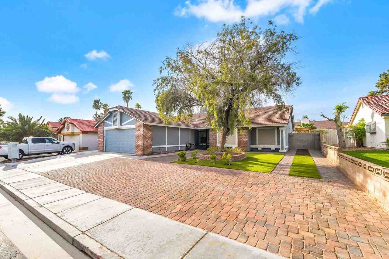 731 Autumn Moon Dr - Photo 2 of 25
