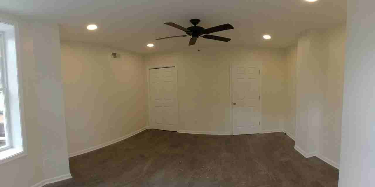 1117 S Wilton St - Photo 2 of 43