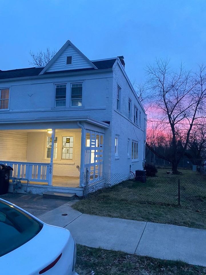 900 Haws Ave - Photo 2 of 22