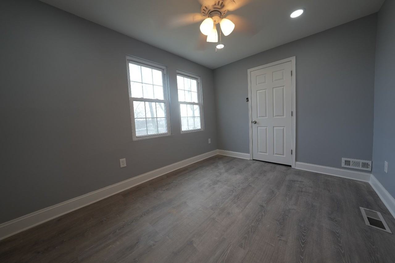 900 Haws Ave - Photo 5 of 22