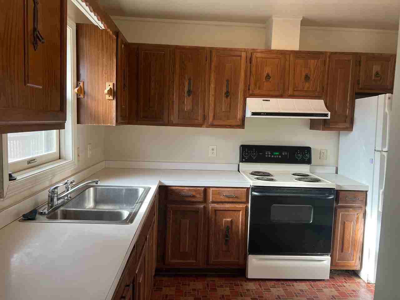 802 Yorktown Blvd - Photo 3 of 13