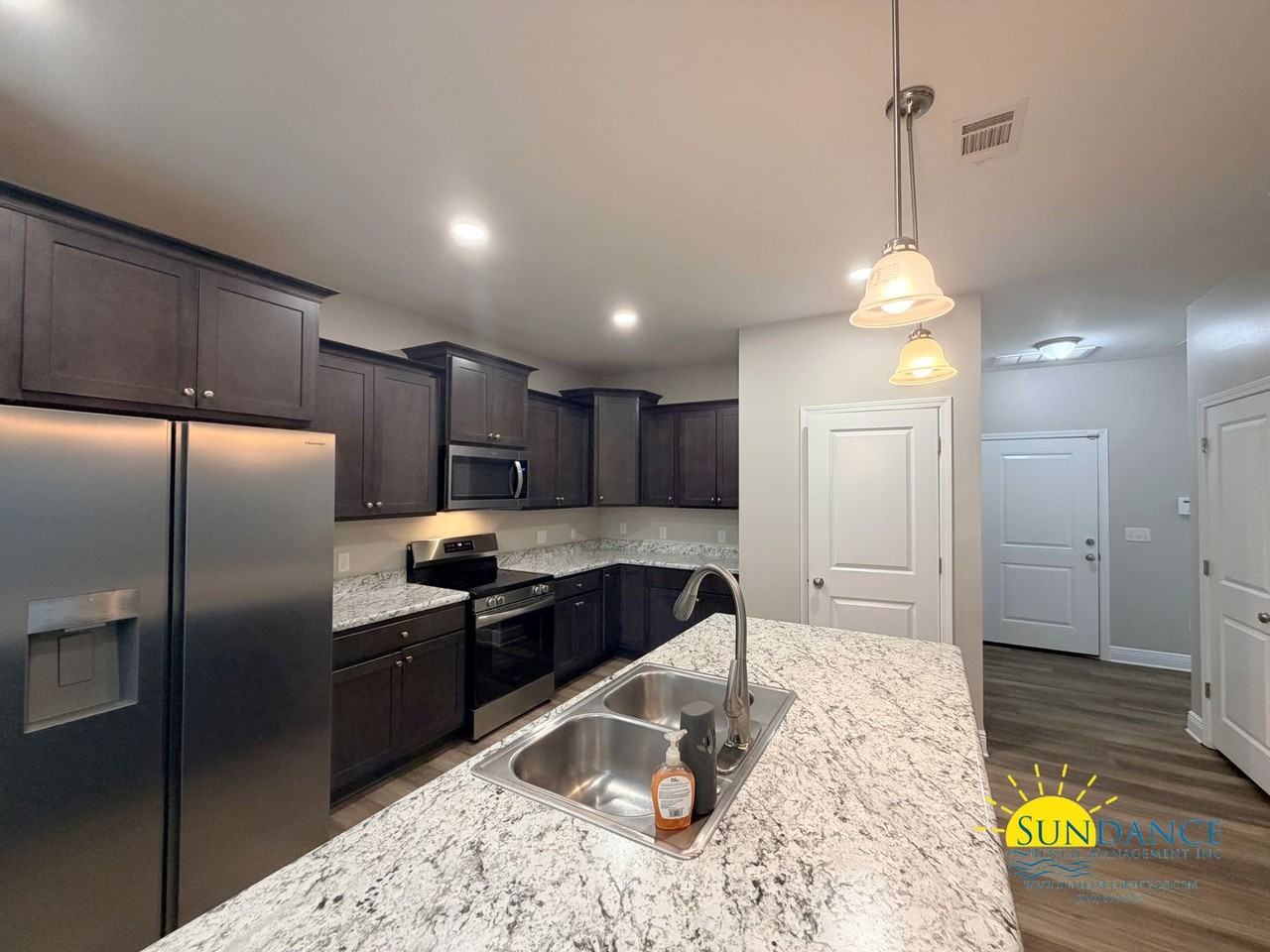 196 Johnson Ct - Photo 4 of 26