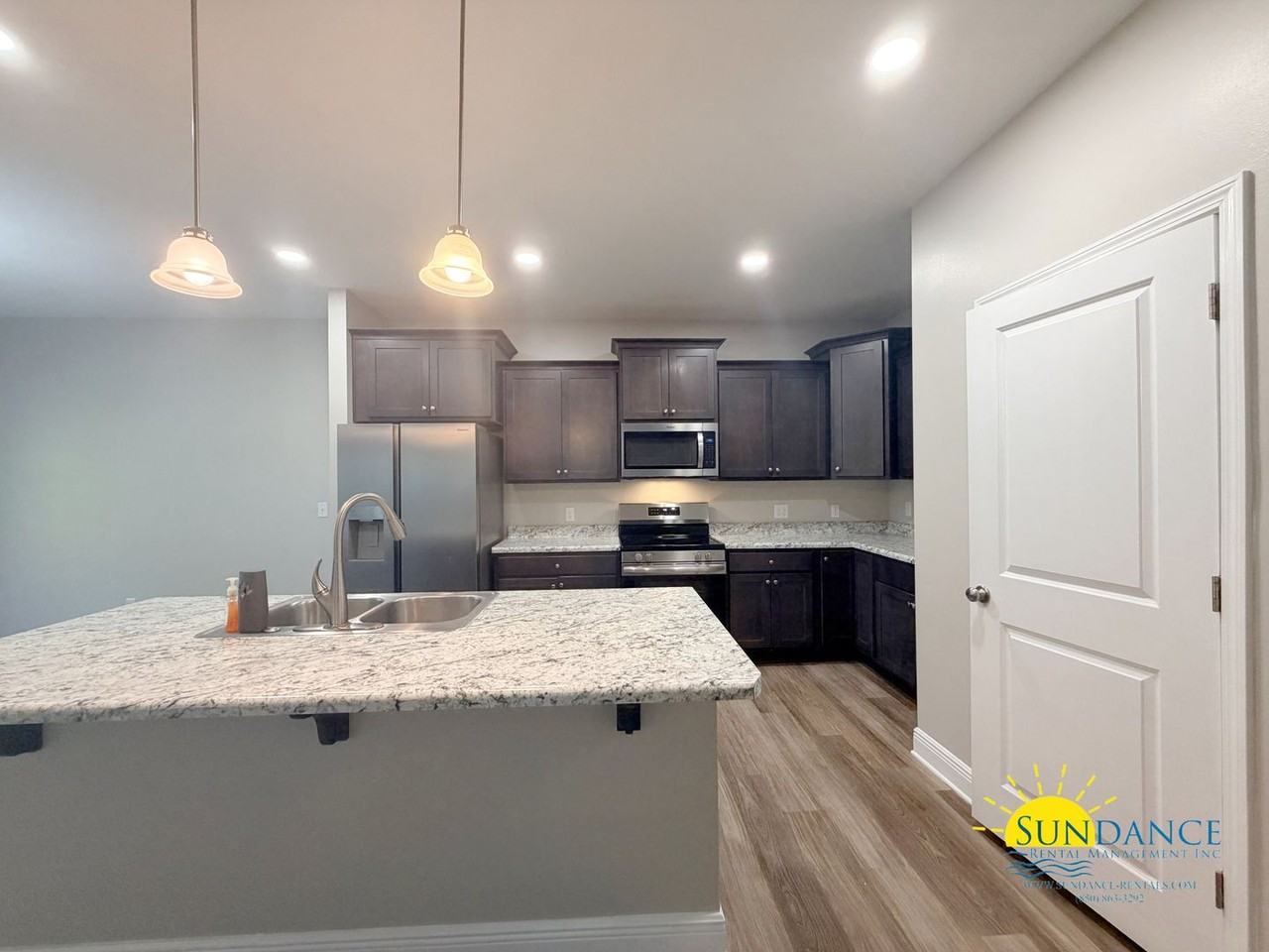 196 Johnson Ct - Photo 7 of 26