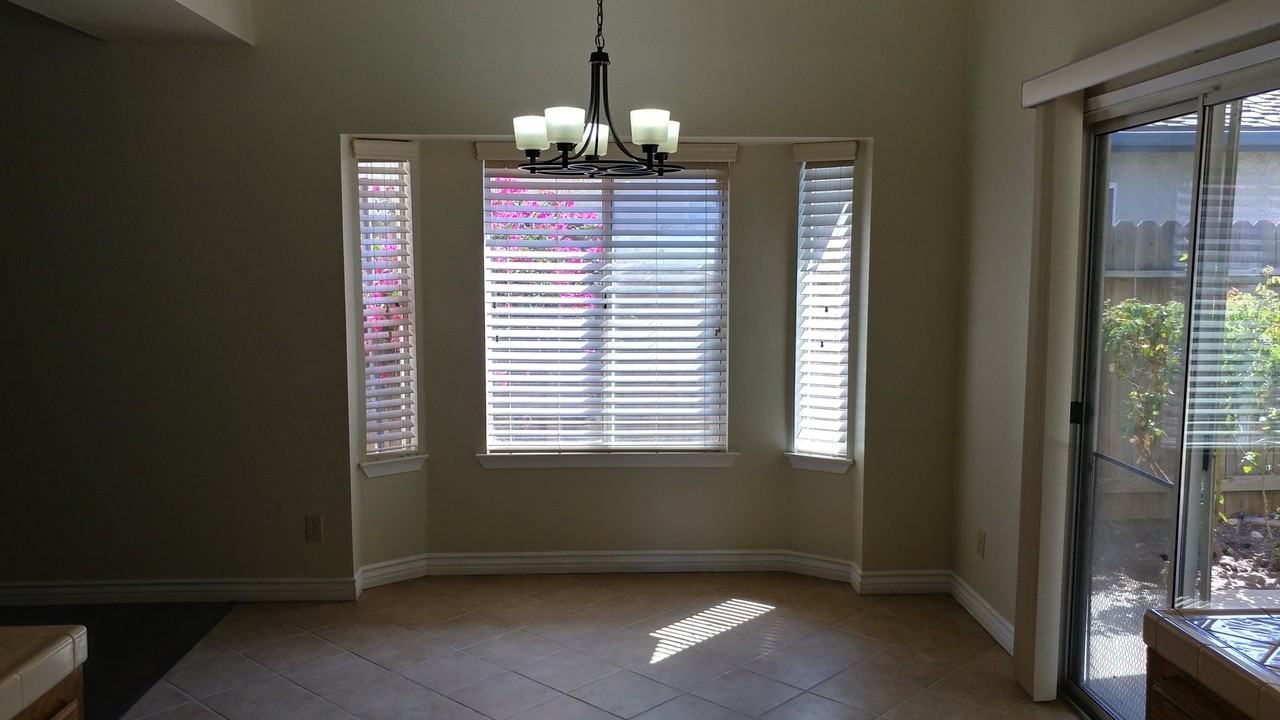 9563 N Boyd Ave - Photo 6 of 20