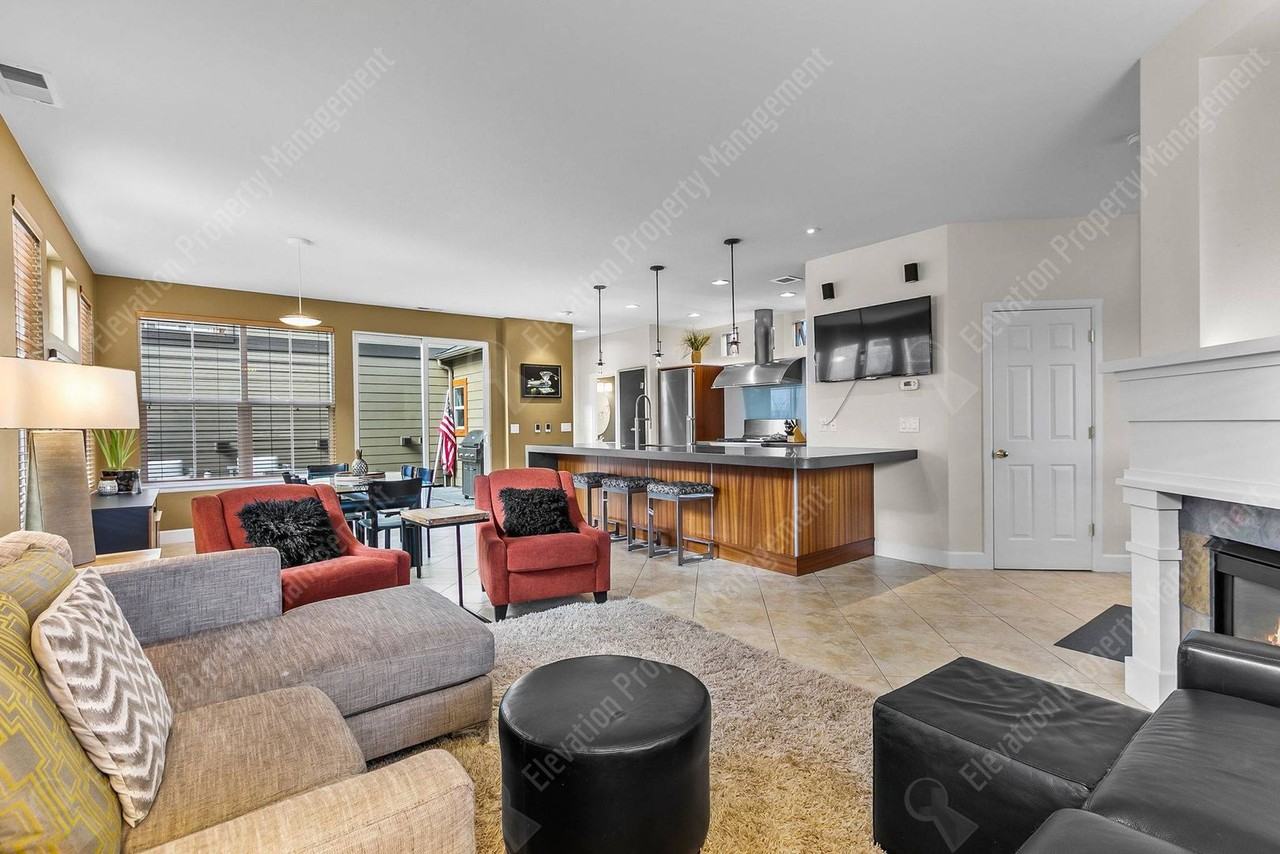 61567 Odell Lake Dr - Photo 3 of 27