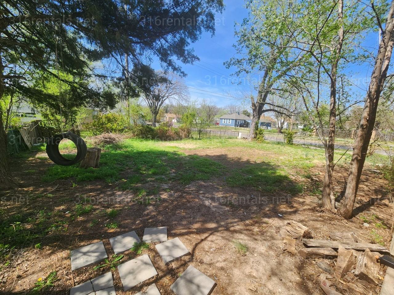 957 N Old Manor Rd - Photo 6 of 8