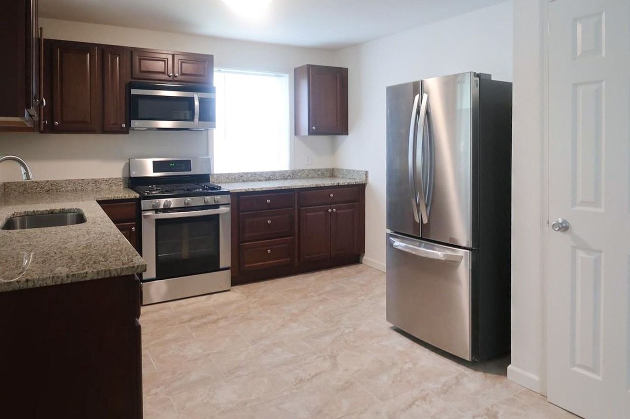 3281 15th Pl Se