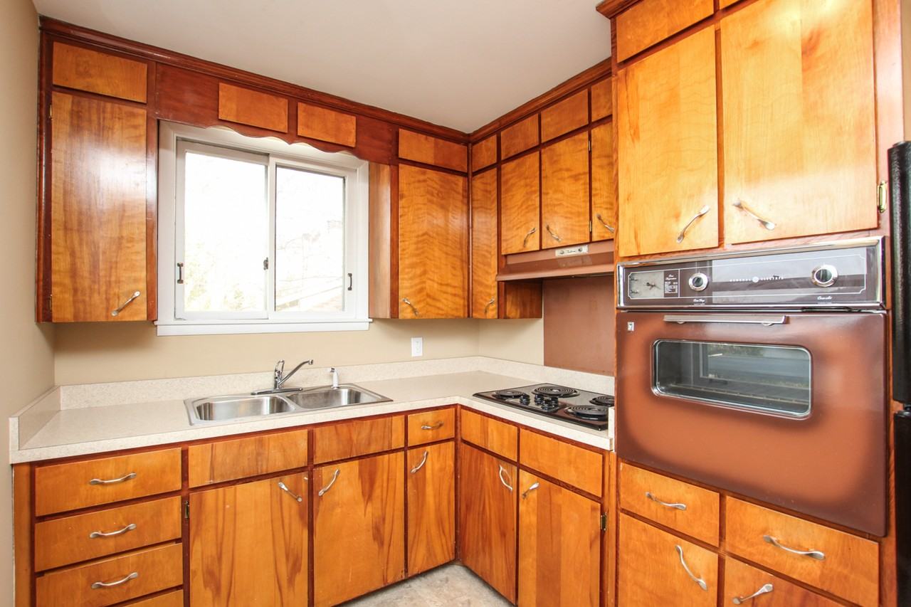439B Capri Dr - Photo 6 of 17