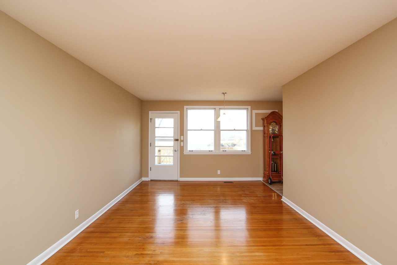 439B Capri Dr - Photo 7 of 17