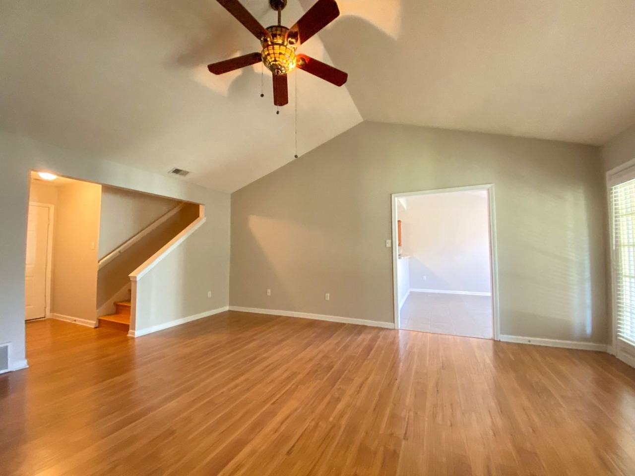 749 Lakemont Dr - Photo 3 of 23