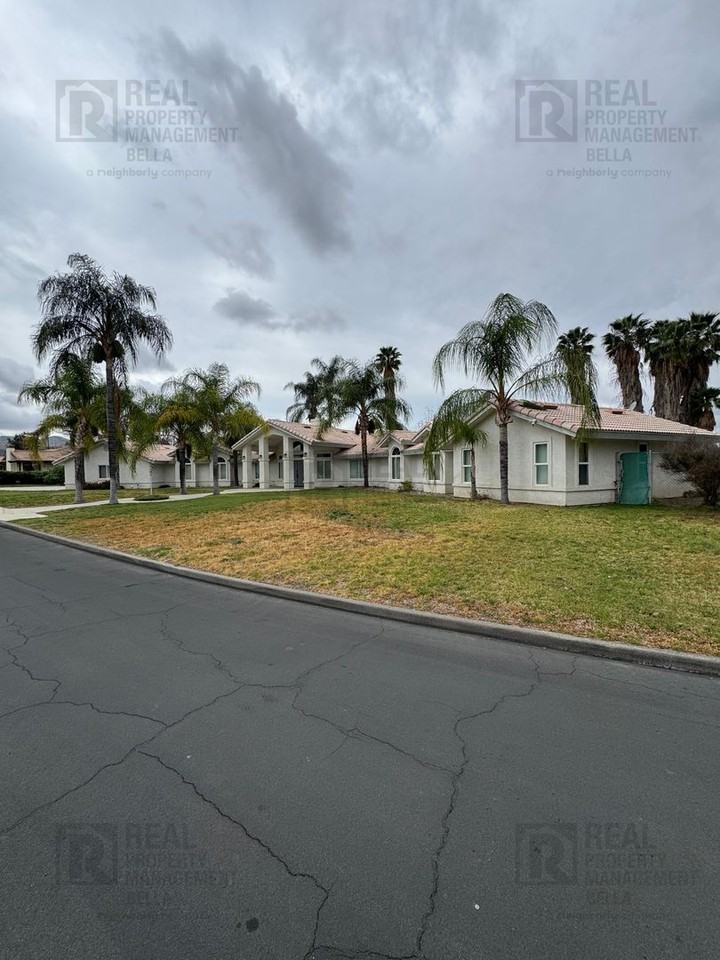 26419 Old Agency Rd - Photo 2 of 50