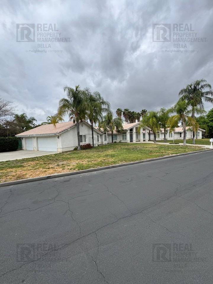 26419 Old Agency Rd - Photo 3 of 50