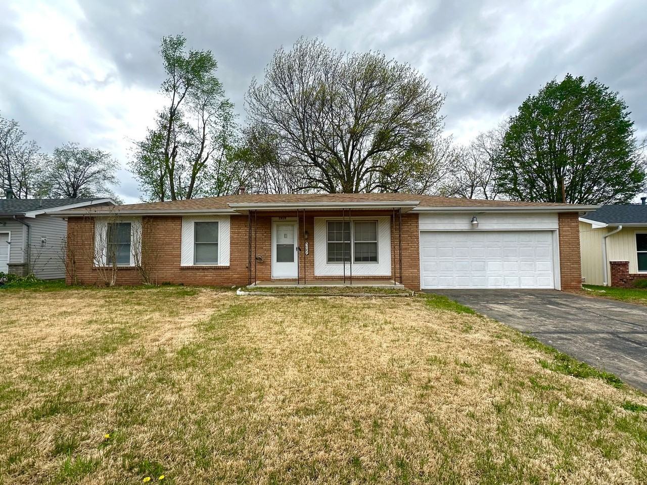 2839 S Dayton Ave - Photo 2 of 26