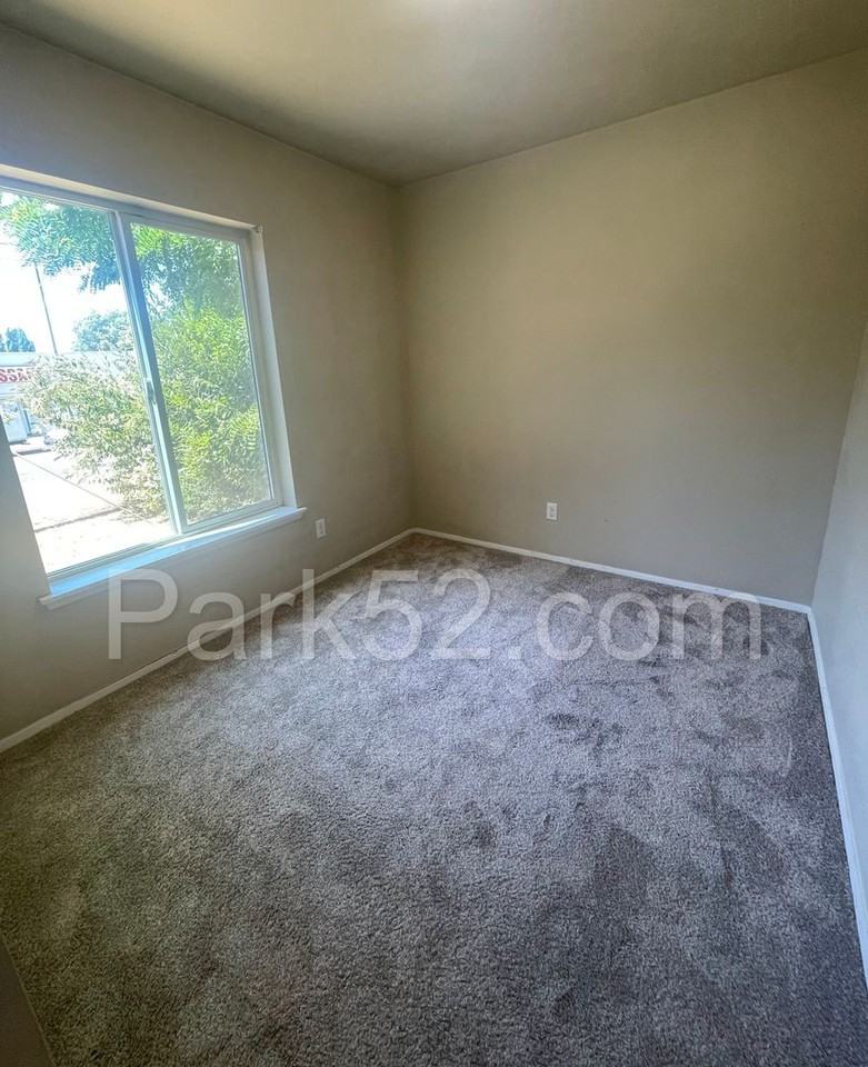 4109 S M St #A - Photo 7 of 12