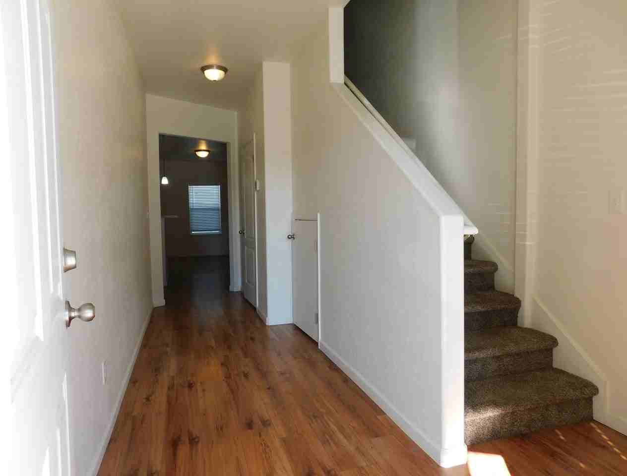 621 Zenith Ln #E - Photo 2 of 19