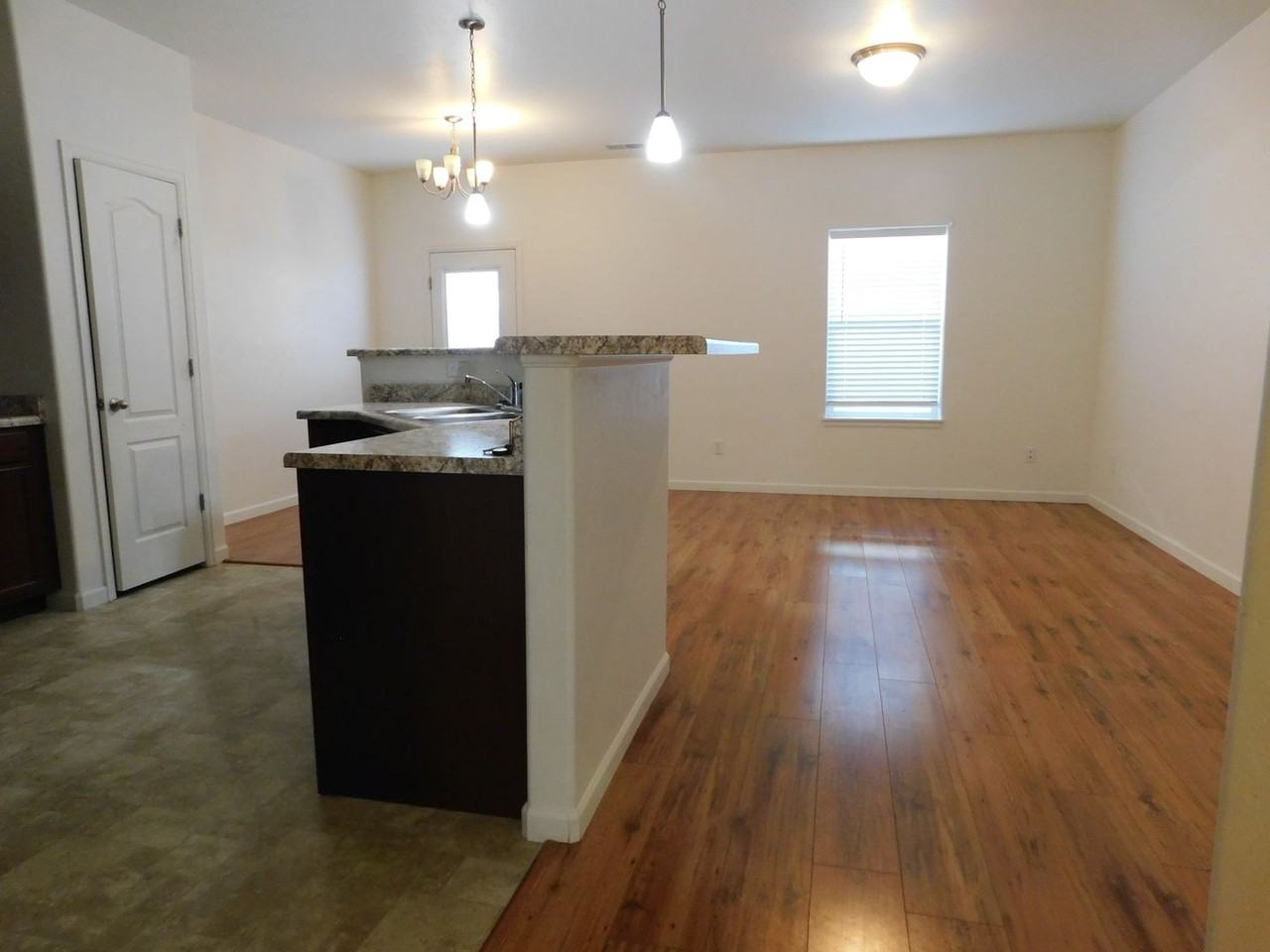 621 Zenith Ln #E - Photo 3 of 19