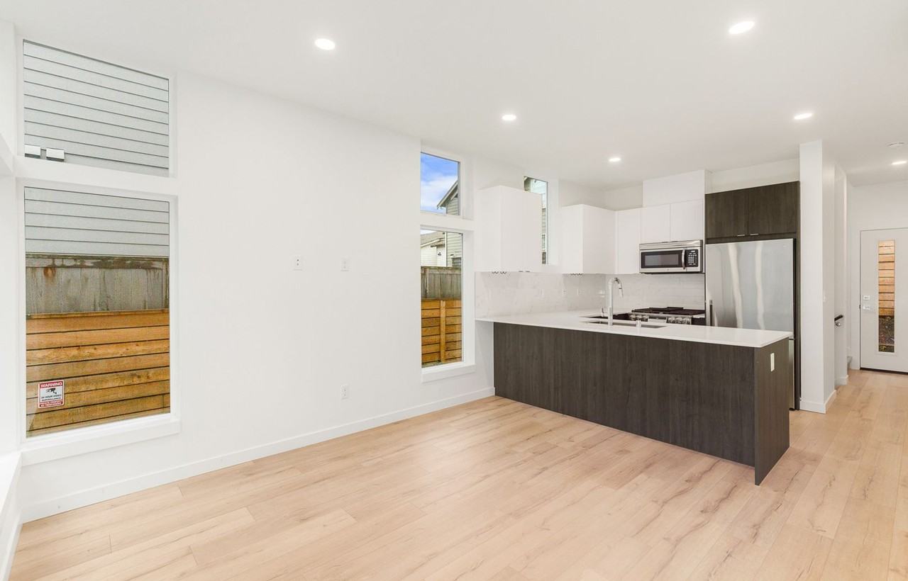 8547 Midvale Ave N - Photo 6 of 16