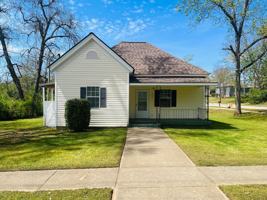 featured image of 900 Park Ave