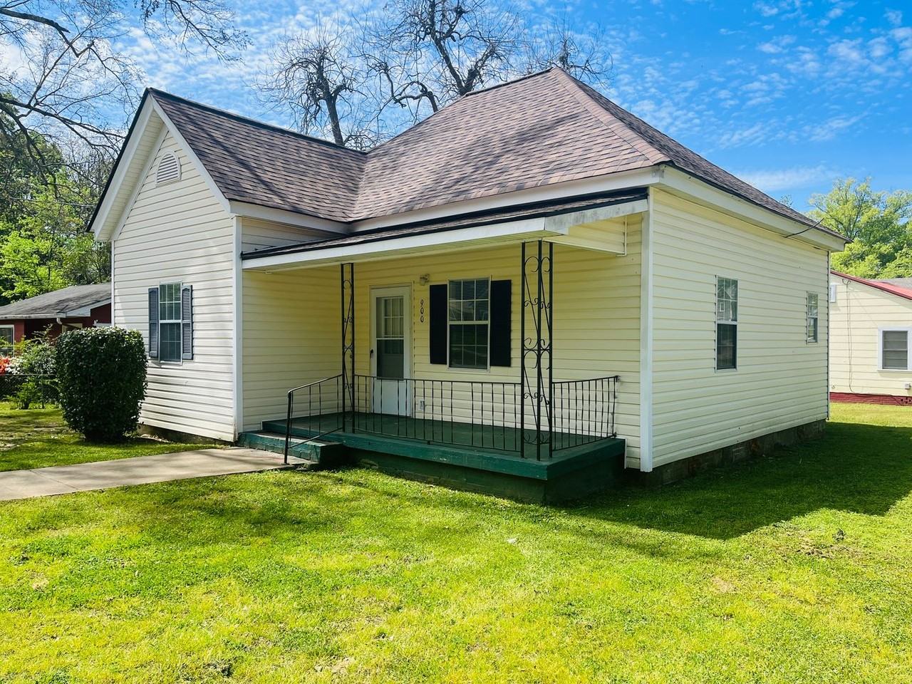 900 Park Ave - Photo 2 of 33