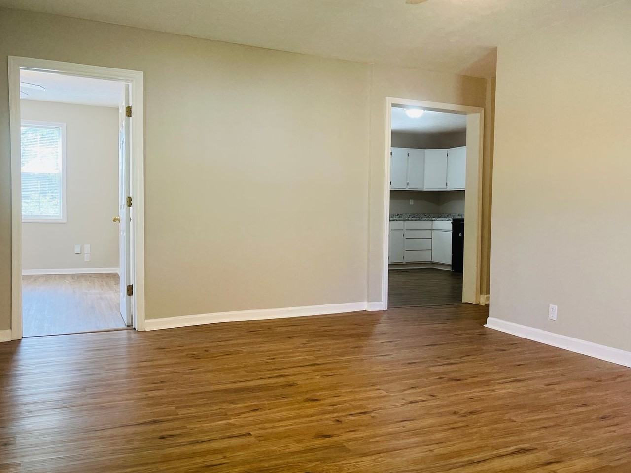 900 Park Ave - Photo 5 of 33