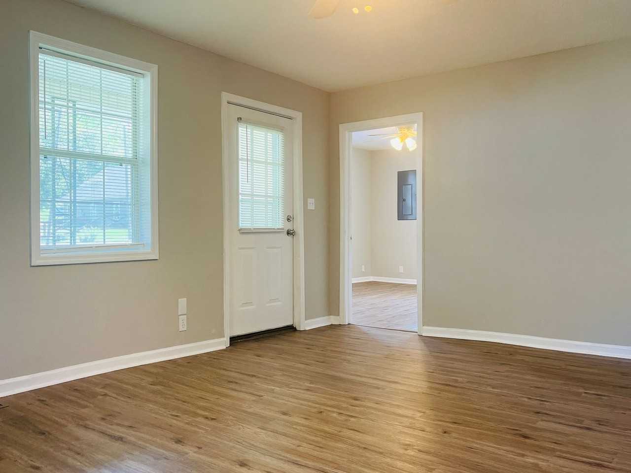 900 Park Ave - Photo 6 of 33