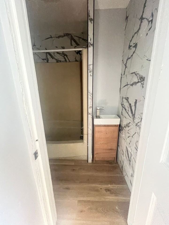 125 Moss St - Photo 7 of 15