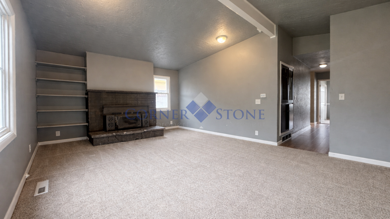 1218 E Logan St - Photo 3 of 28