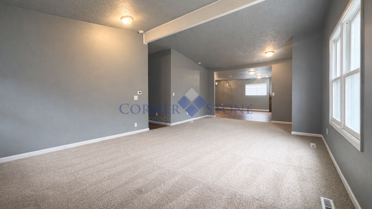 1218 E Logan St - Photo 4 of 28