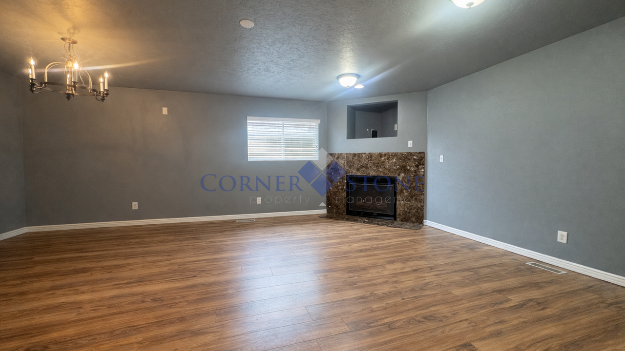 1218 E Logan St - Photo 5 of 28