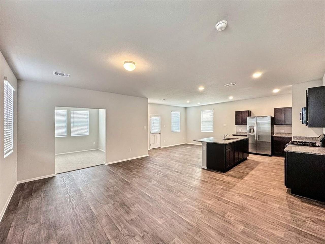 156 Edward R Gaytan St - Photo 5 of 19