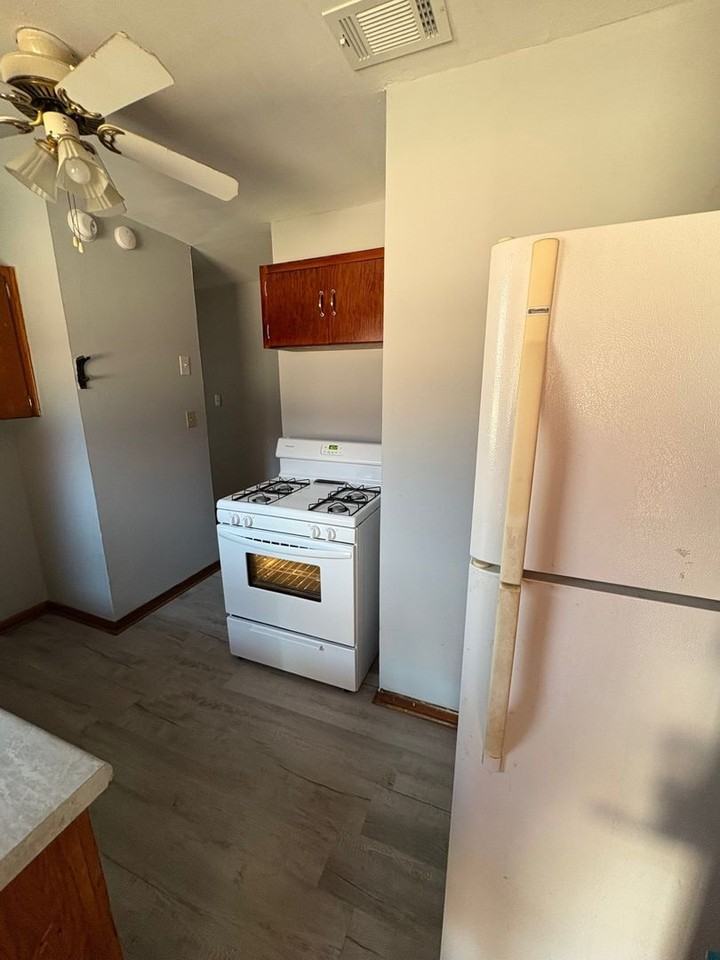 1605 W 21st St - Photo 3 of 15