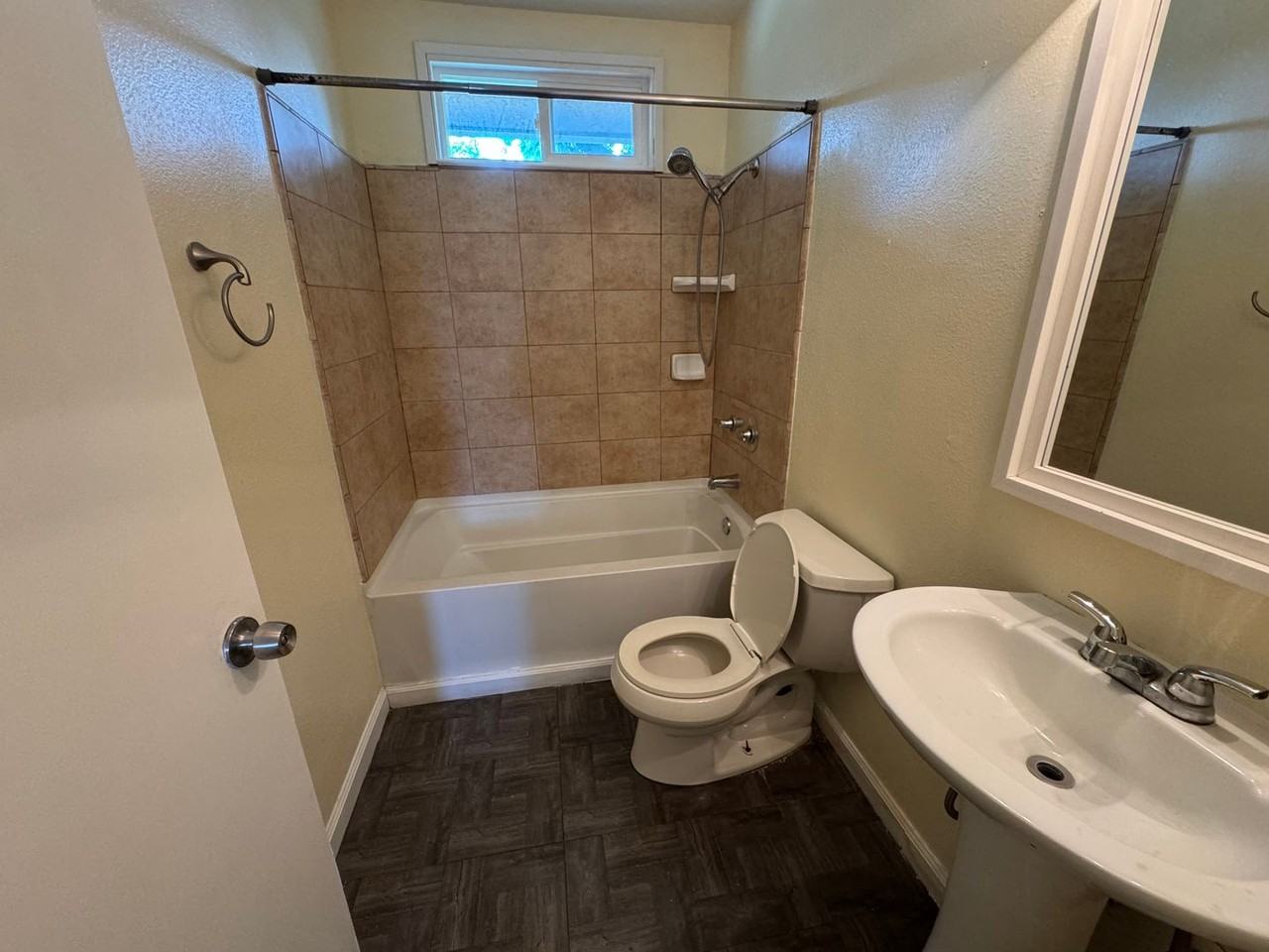 566 Meadow Ln - Photo 6 of 7