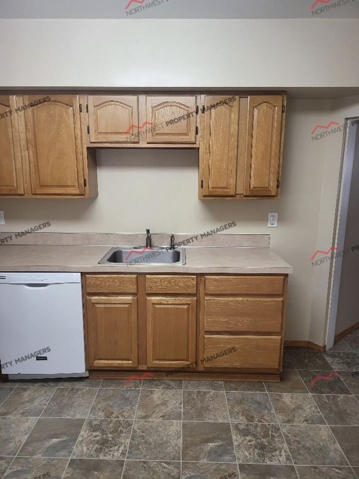 848 Nw Maryland Ave - Photo 6 of 28