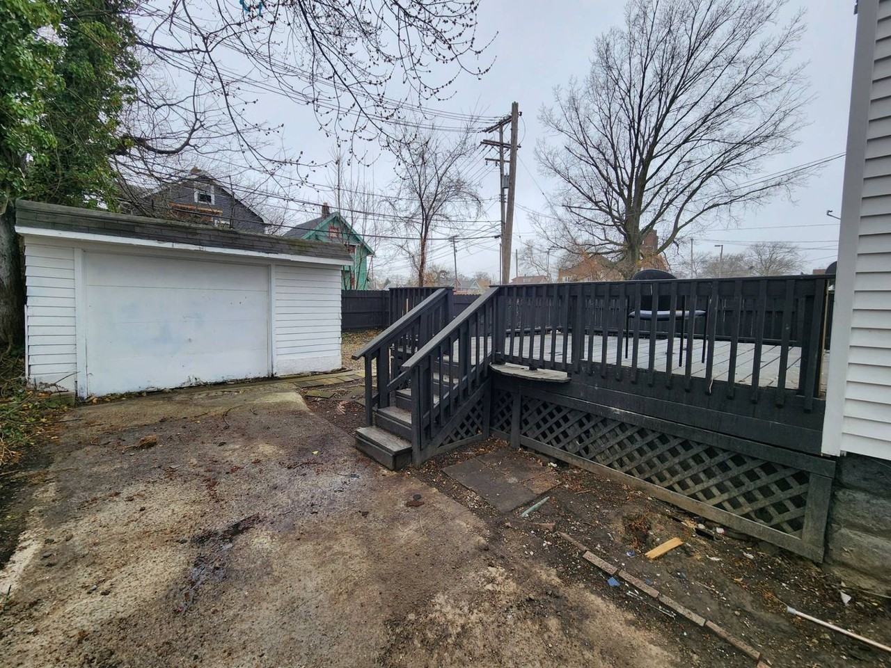 13900 Potomac Ave - Photo 7 of 32