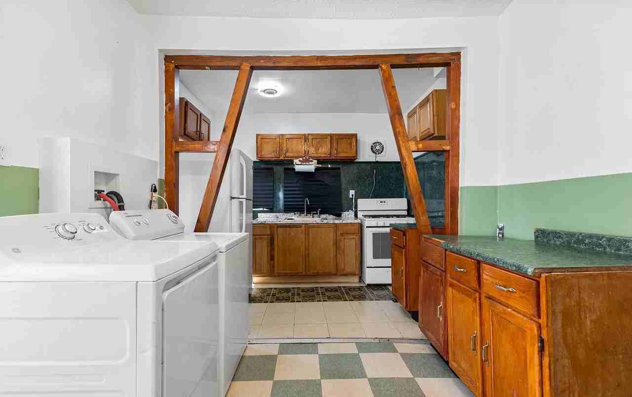 2304 N Smedley St - Photo 5 of 11