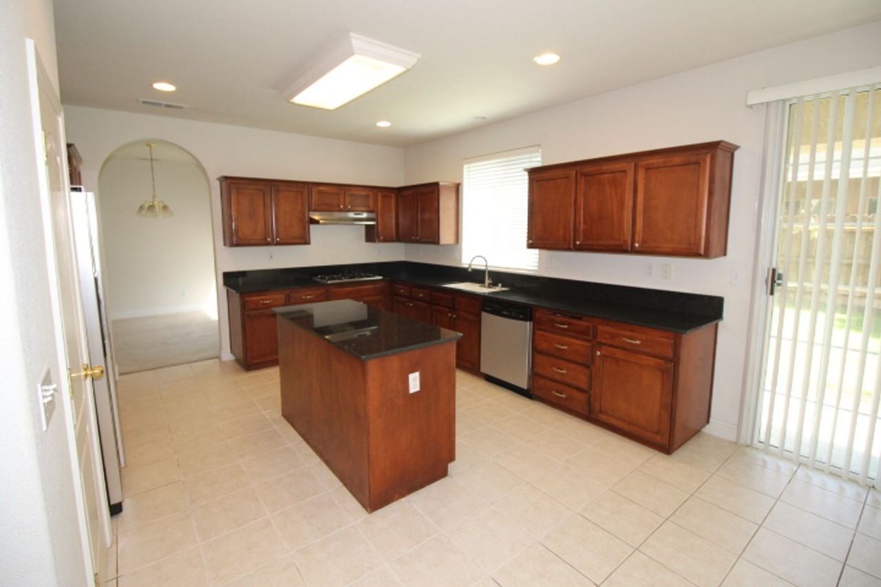 2475 Deauville Cir - Photo 4 of 18