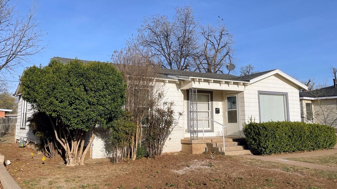 3757 Avondale Ave - Photo 2 of 28