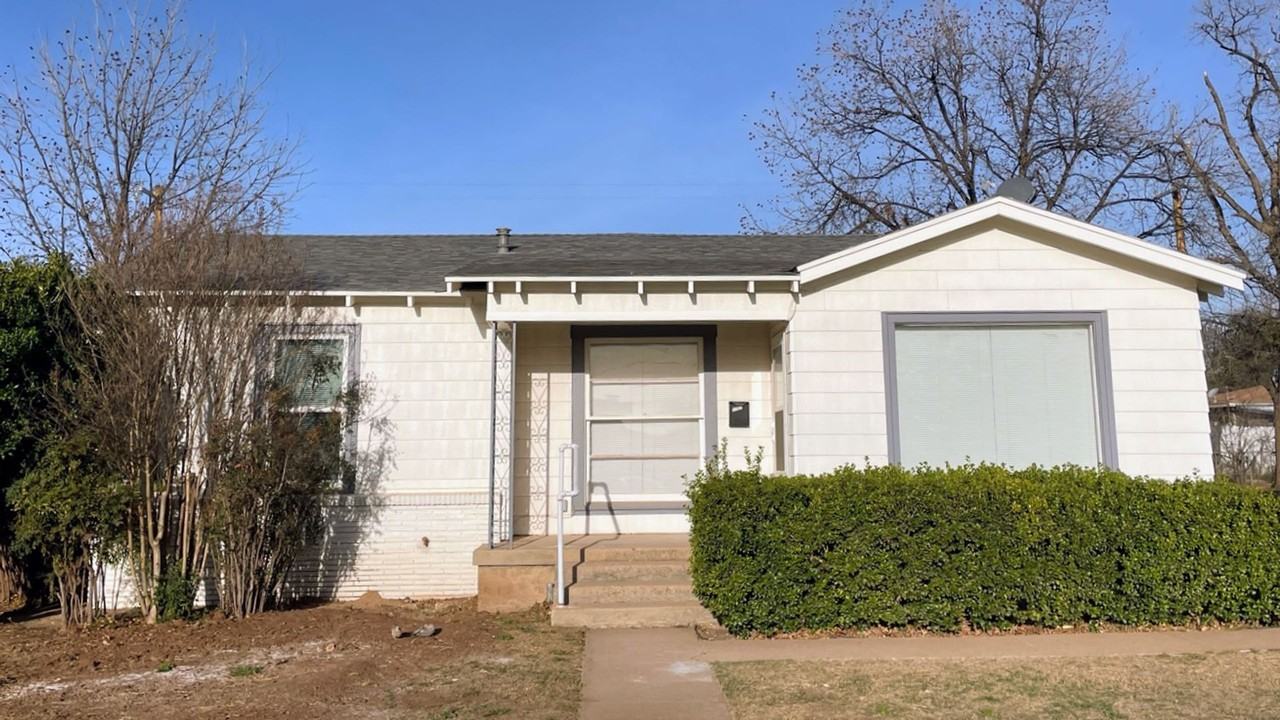 3757 Avondale Ave - Photo 3 of 28