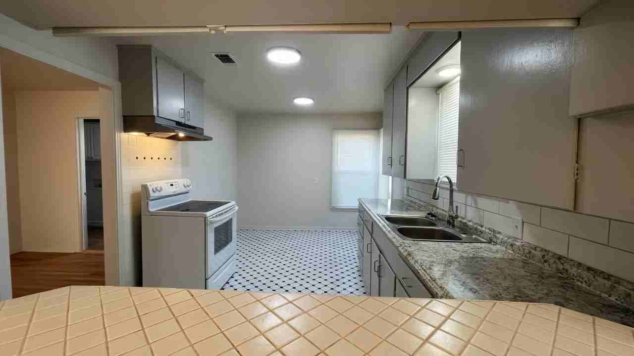 3757 Avondale Ave - Photo 6 of 28