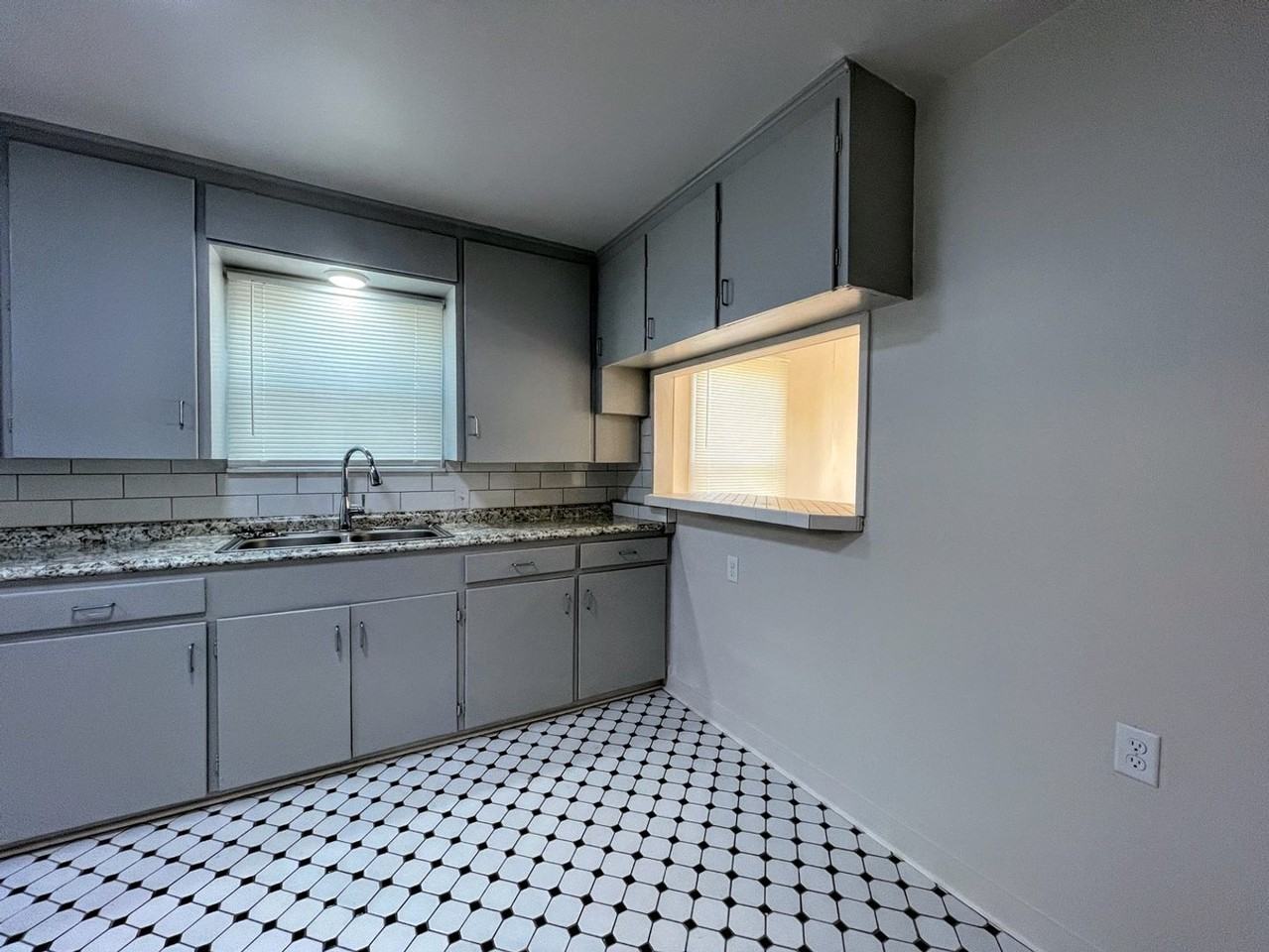 3757 Avondale Ave - Photo 7 of 28