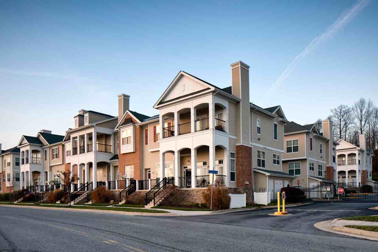 Greenwich Place Townes & Apartments - Photo 4 of 39