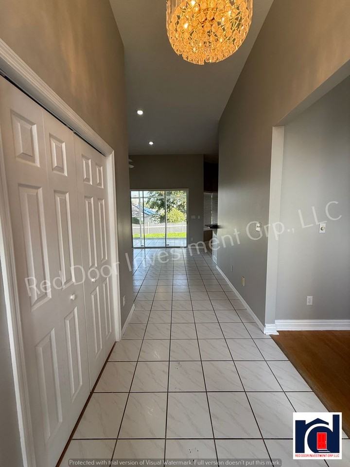 8611 Sugar Palm Ct - Photo 2 of 25