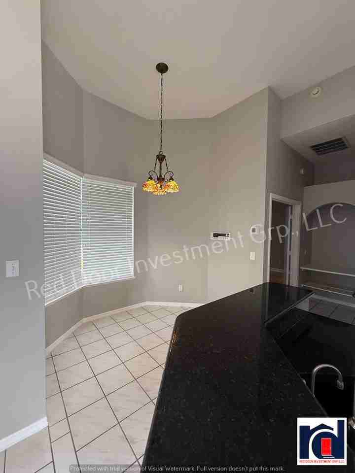 8611 Sugar Palm Ct - Photo 5 of 25